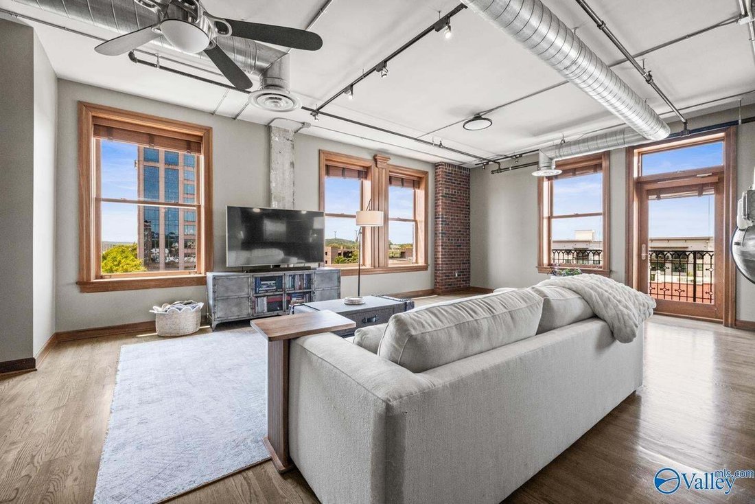 Condo in Redstone Arsenal, Alabama, United States 3 - 18611791