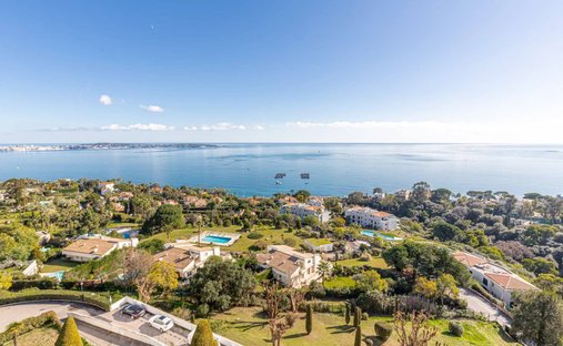 Apartment in Brusquet-Retenaou-Devens, Vallauris, France 1