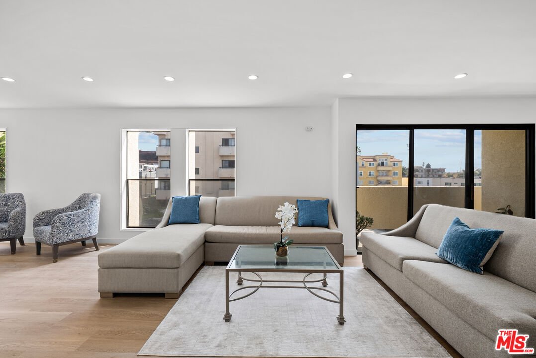Condo in Los Angeles, California, United States 2 - 18613231