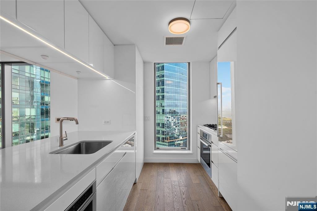 Condo in Jersey City, New Jersey, United States 3 - 18609617