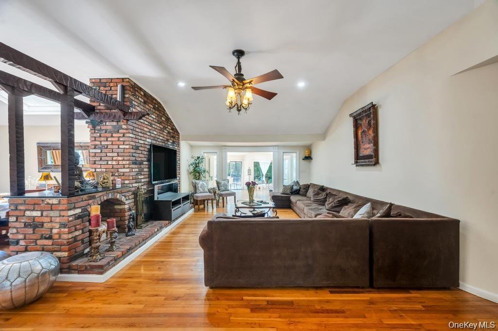 House in Huntington Station, New York, United States 4 - 18609282
