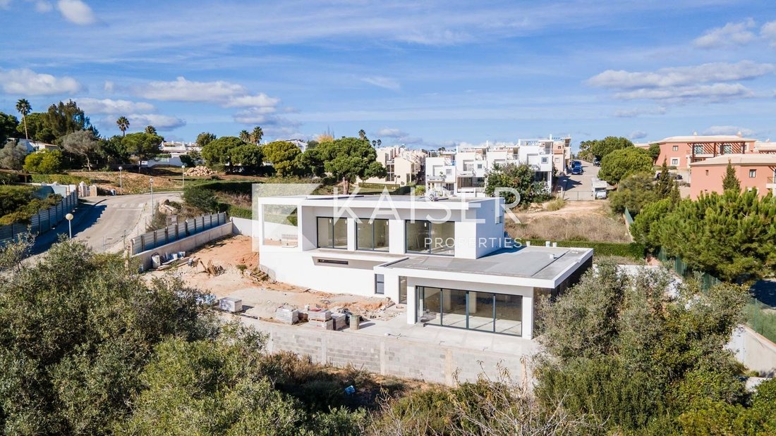 Villa in Carvoeiro, Algarve, Portugal 1 - 11728785