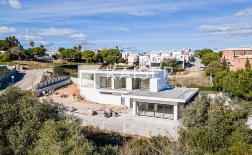 Villa in Carvoeiro, Algarve, Portugal 1