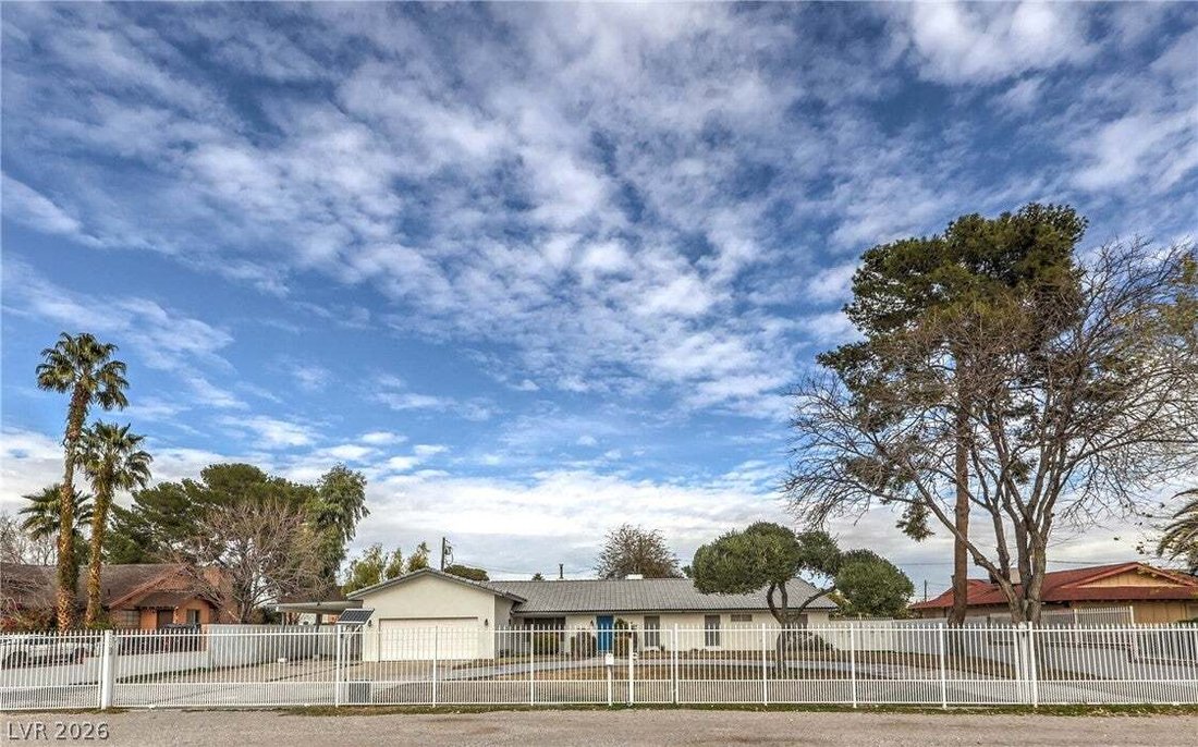 House in Las Vegas, Nevada, United States 1 - 18615308