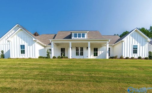 House in Guntersville, Alabama, United States 1