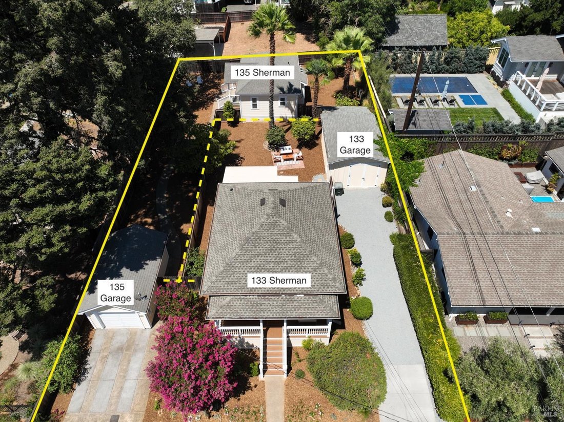 Healdsburg, California, United States 5 - 18610280