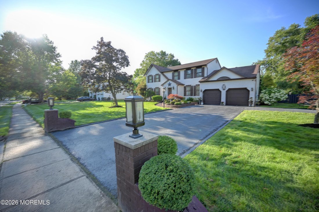 House in Freehold Township, New Jersey, United States 2 - 18600775