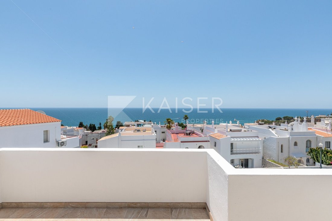 Townhouse in Olhos de Agua, Algarve, Portugal 1 - 18182493