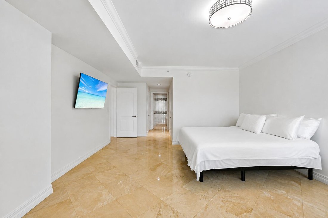 Condo in Boca Raton, Florida, United States 1 - 18542708