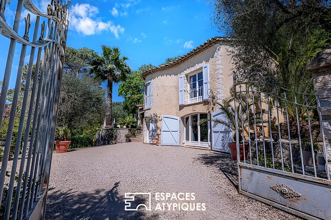 Villa in Le Rouret, Provence-Alpes-Côte d'Azur, France 1 - 18614077