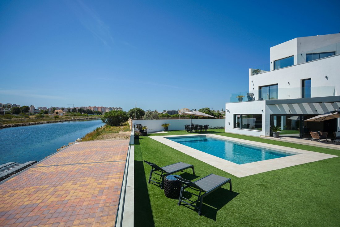 Villa in La Manga del Mar Menor, San Javier, Región de Murcia 1 - 18609118