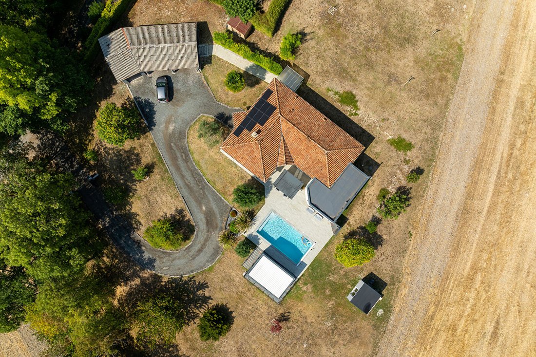 Villa in Salles-Lavalette, Nouvelle-Aquitaine, France 2 - 18484436