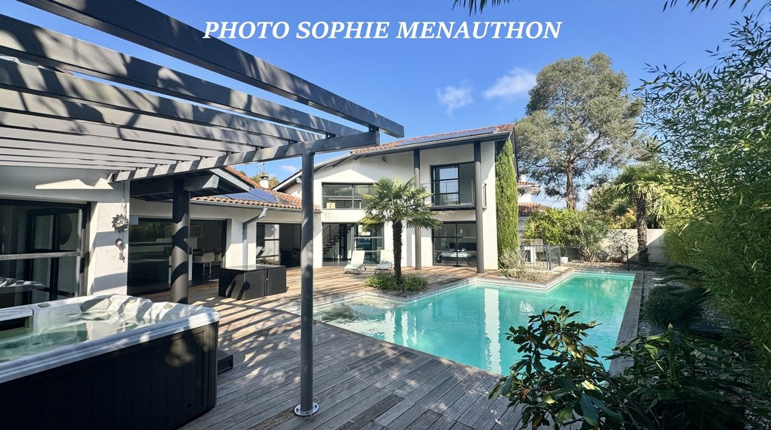 Villa in Anglet, Nouvelle-Aquitaine, France 1 - 18610876