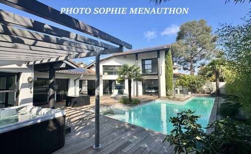 Villa in Anglet, Nouvelle-Aquitaine, France 1