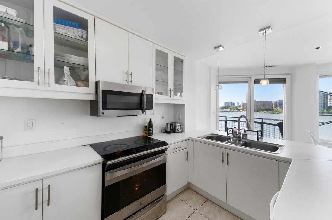 Condo in Weehawken, New Jersey, United States 3 - 18615024