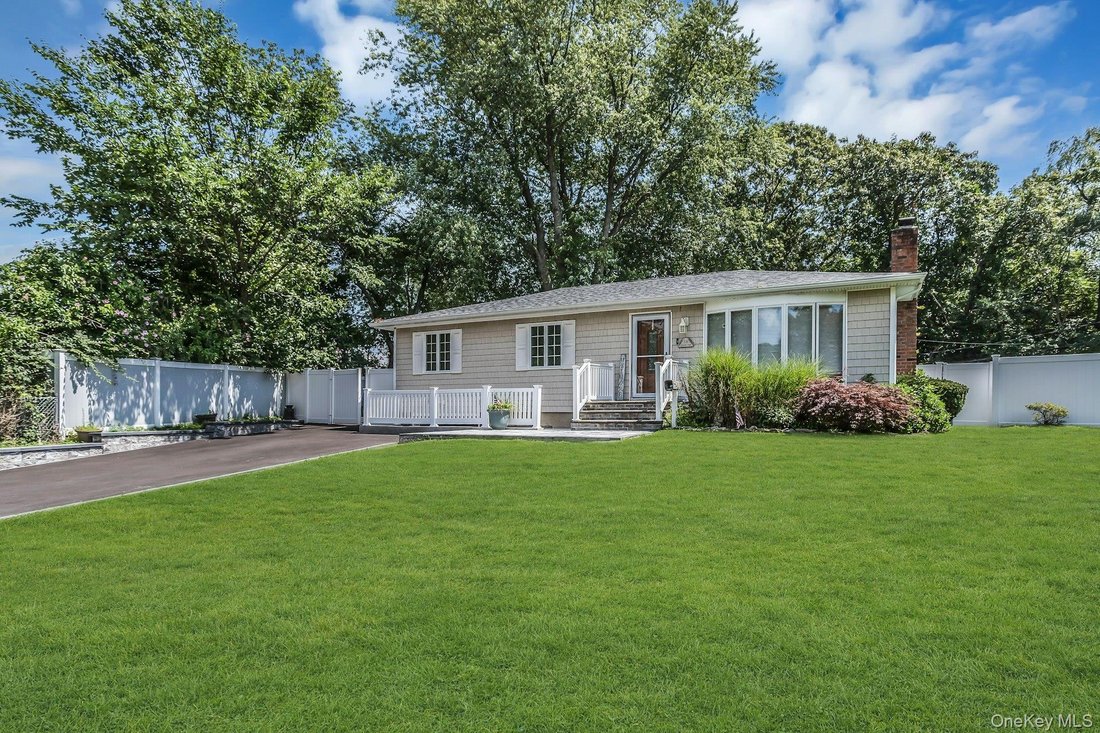 House in Smithtown, New York, United States 3 - 18613168