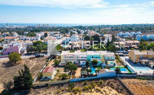 Townhouse in Armacao de Pera, Algarve, Portugal 1