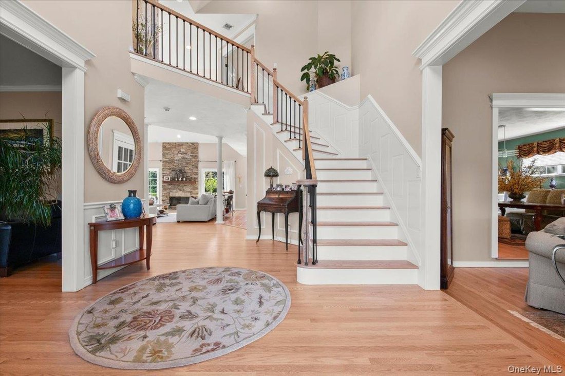 House in Melville, New York, United States 5 - 18609264