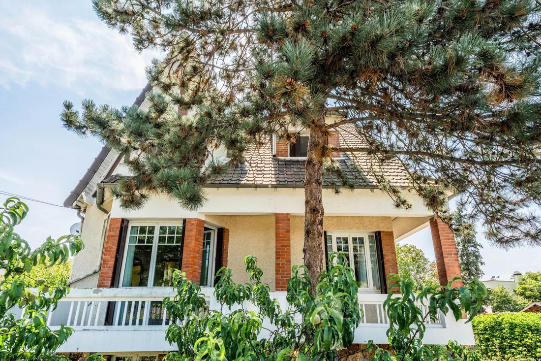 House in Chatou, Ile-de-France, France 1 - 18610738