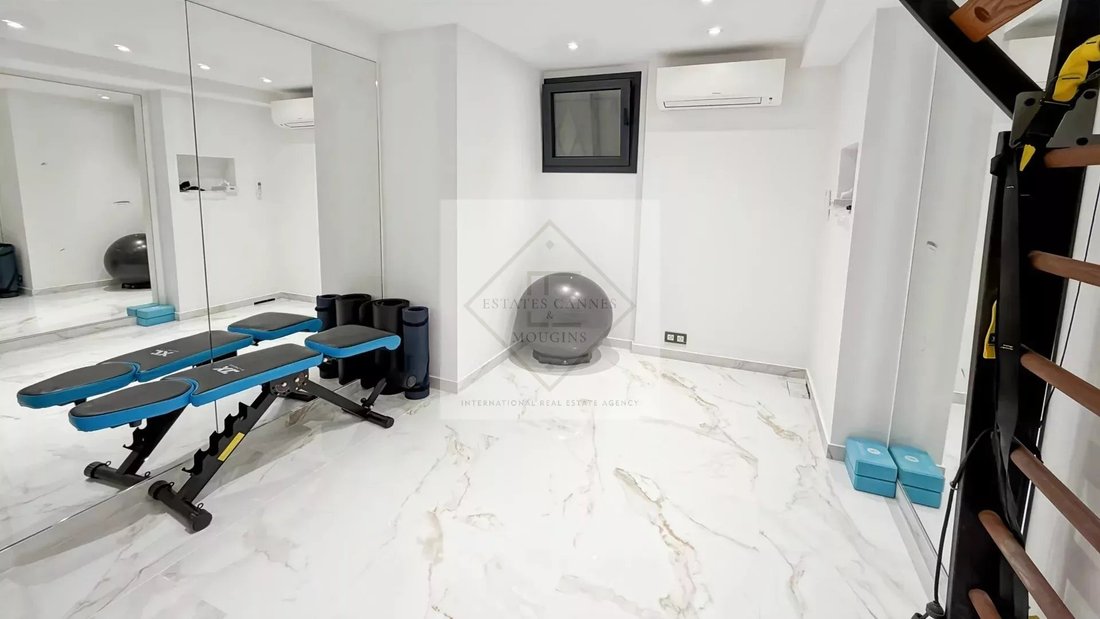 Villa in Cannes, Provence-Alpes-Côte d'Azur, France 5 - 14846120