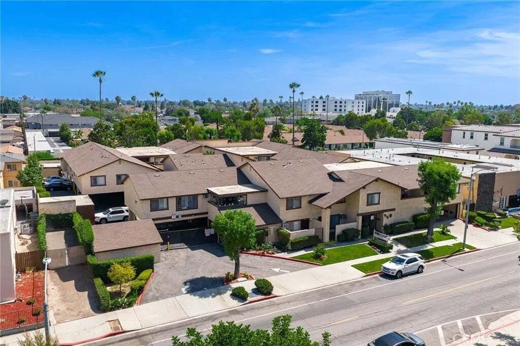 Orange, California, United States 1 - 18612857