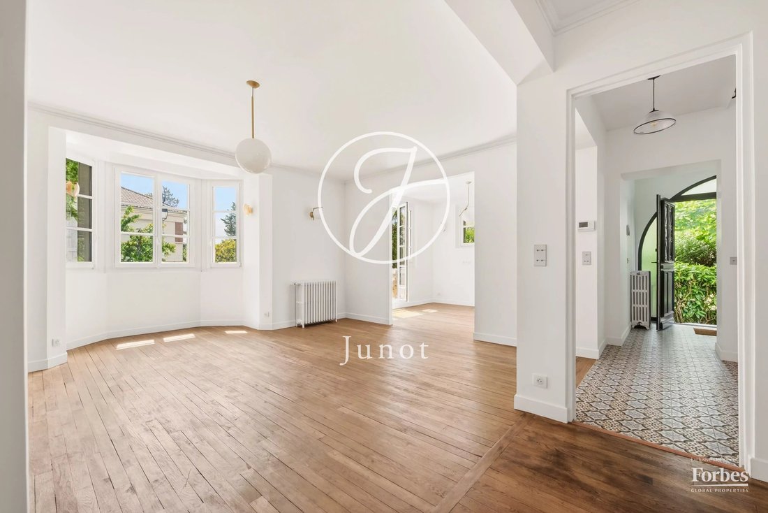 House in Saint-Cloud, Ile-de-France, France 5 - 18610834