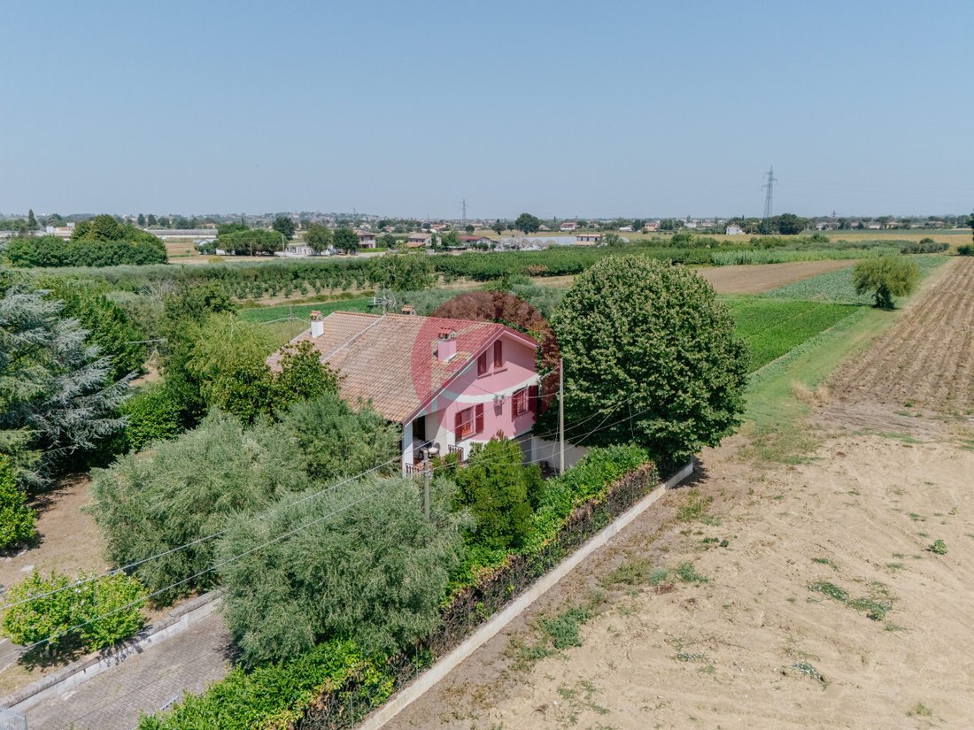 Villa en Santarcangelo di Romagna, Émilie-Romagne, Italie 2 - 18613977