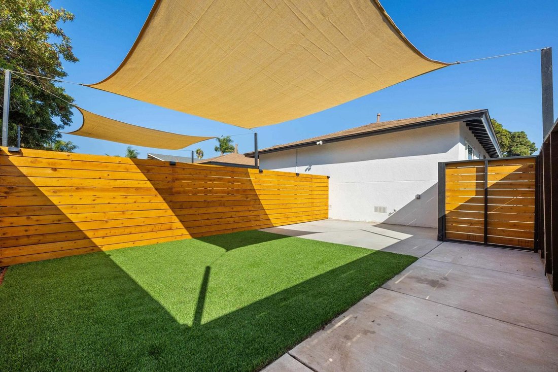 San Diego, California, United States 3 - 18612804