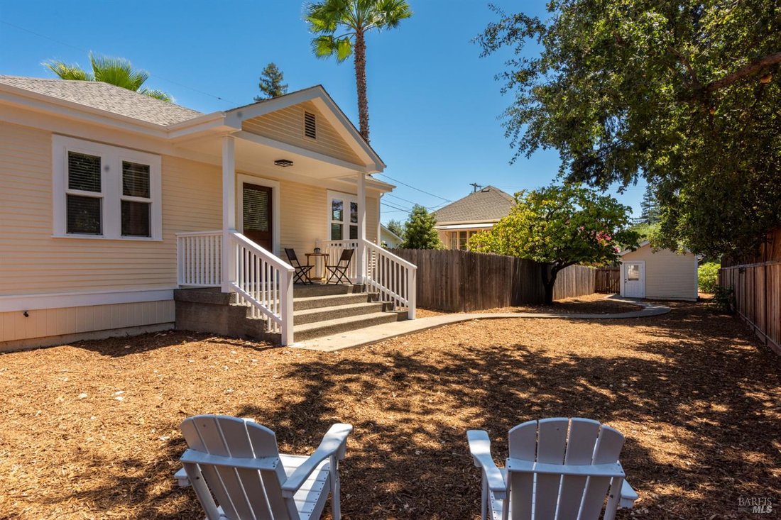 Healdsburg, California, United States 3 - 18610280