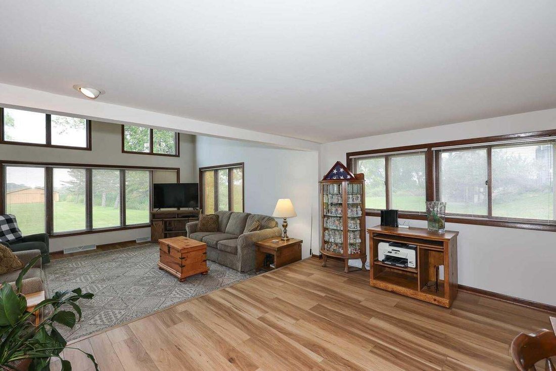 House in Muskego, Wisconsin, United States 5 - 18609077