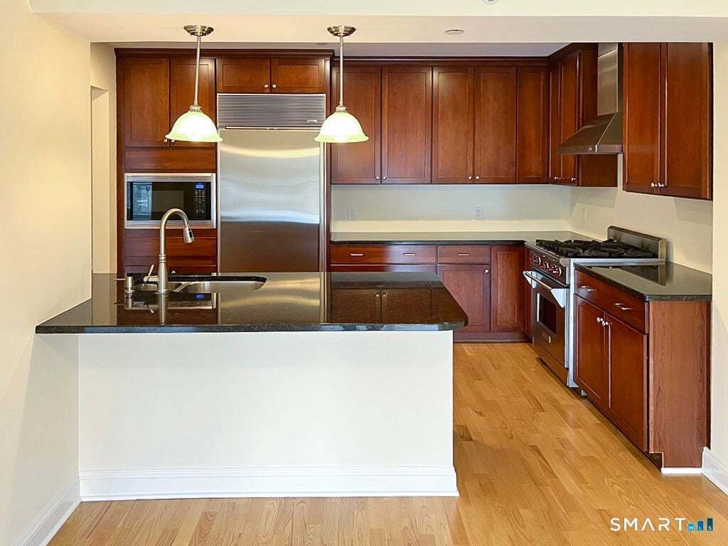 Condo in Danbury, Connecticut, United States 5 - 18611903