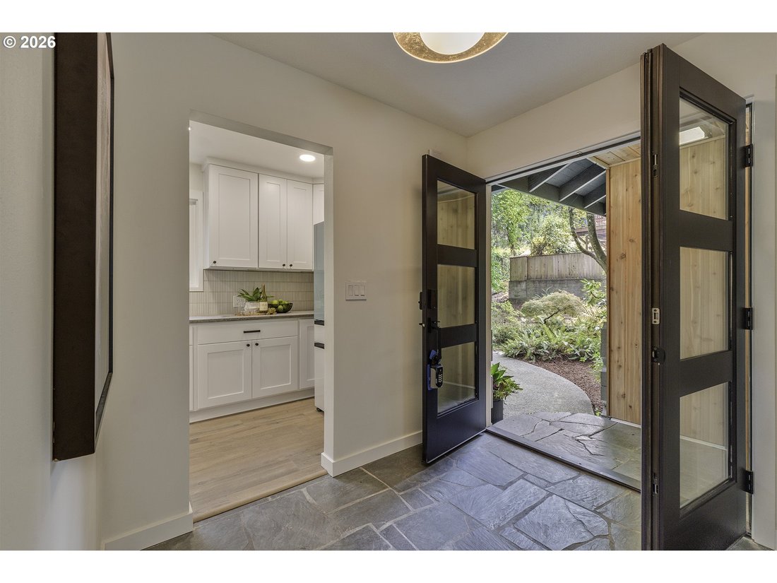 House in Lake Oswego, Oregon, United States 3 - 18609700