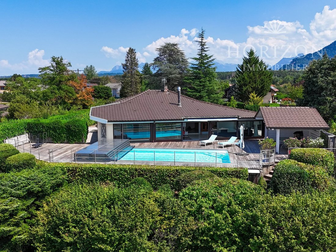 Villa in Armoy, Auvergne-Rhône-Alpes, France 1 - 16577708