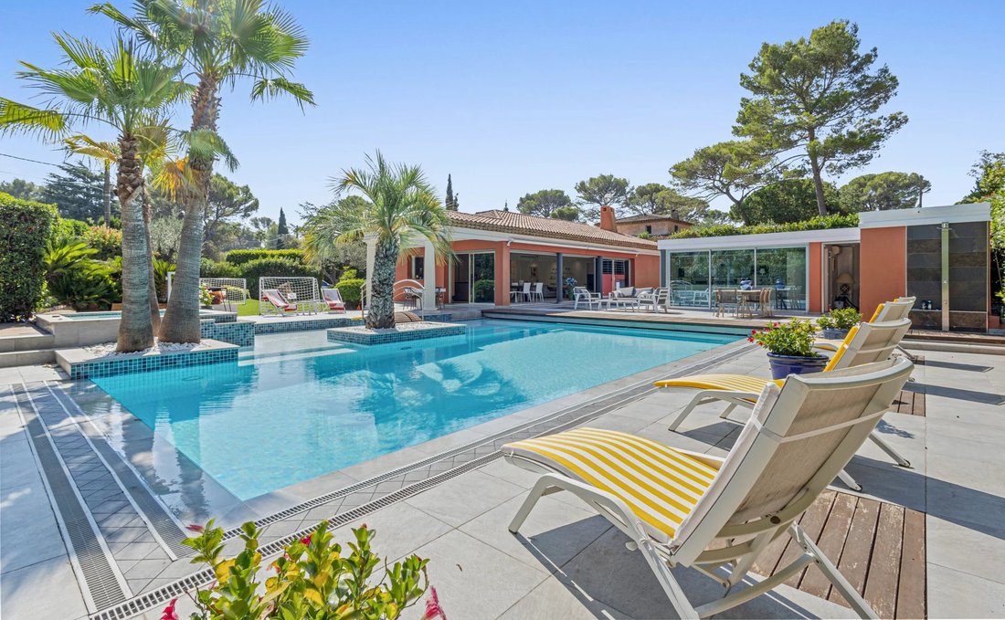 Villa in Mirandoles, Le Cannet, France 1 - 18610949