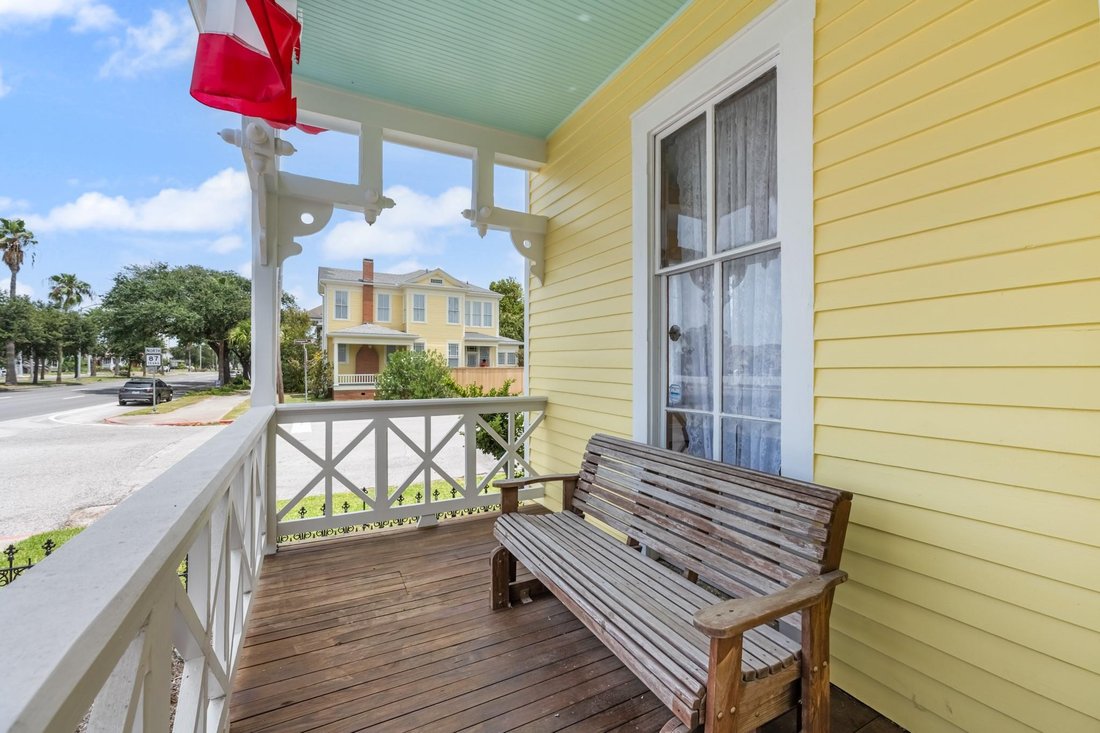 House in Galveston, Texas, United States 2 - 18610187