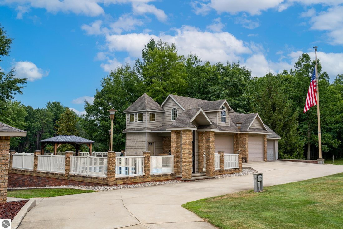 House in Weidman, Michigan, United States 5 - 18609640