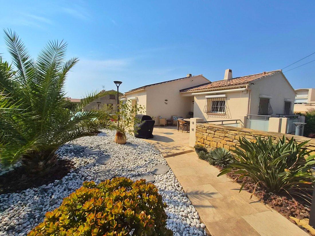 Villa in Six-Fours-les-Plages, Provence-Alpes-Côte d'Azur, France 2 - 18614020