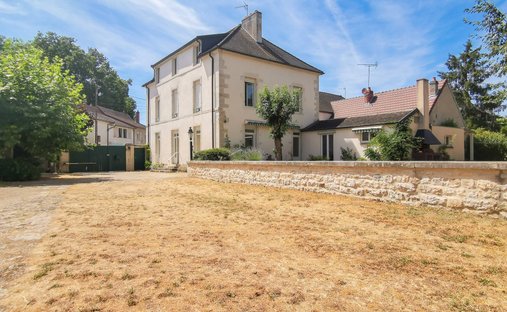 Maison à Arc-sur-Tille, Bourgogne-Franche-Comté, France 1