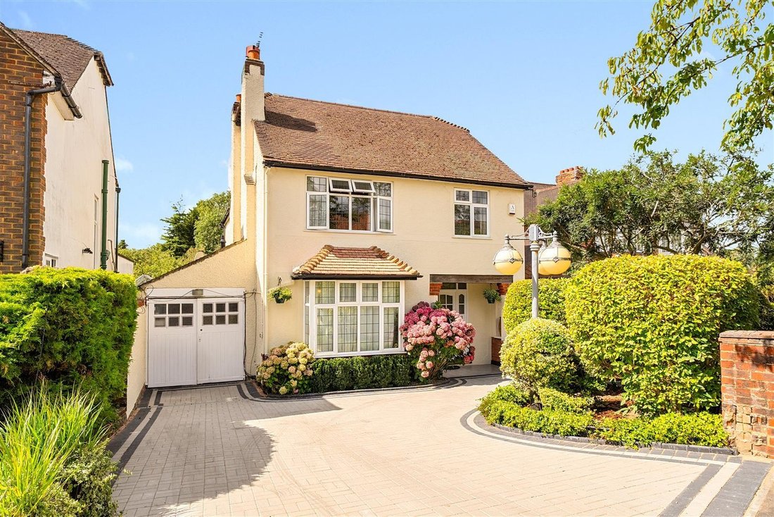 House in Nork, Reigate and Banstead, England 1 - 18611664