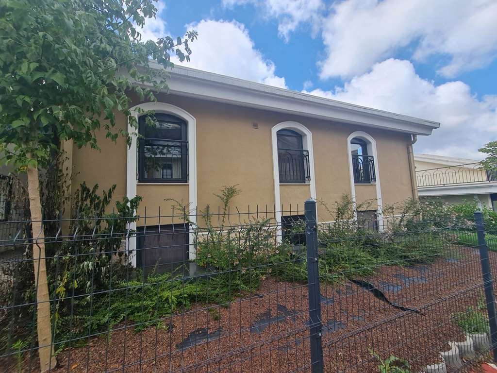 Villa in Zekeriyaköy, İstanbul, Turkey 1 - 18612401