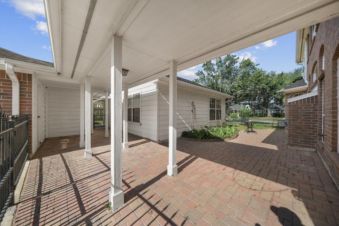 House in Friendswood, Texas, United States 2 - 18613424