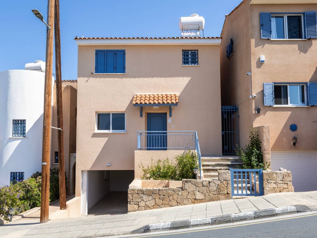 Townhouse in Chloraka, Paphos, Cyprus 1 - 18615324