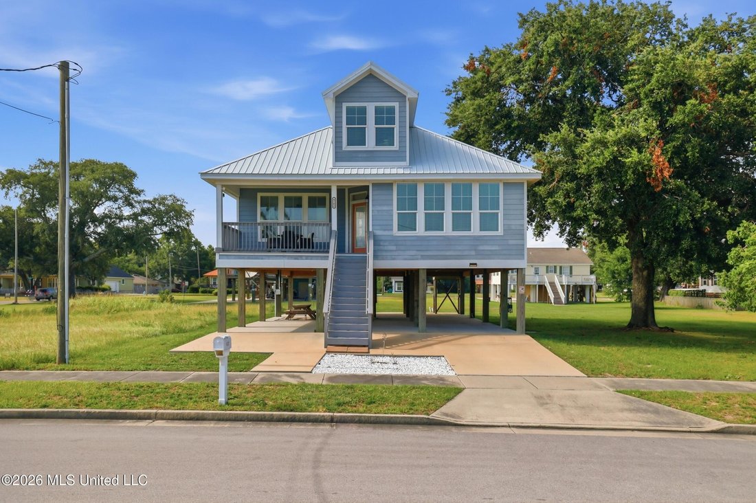 House in Gulfport, Mississippi, United States 2 - 18611320