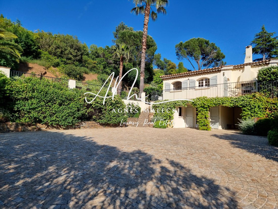 Villa in Nord, Cavalaire-sur-Mer, France 3 - 15782522
