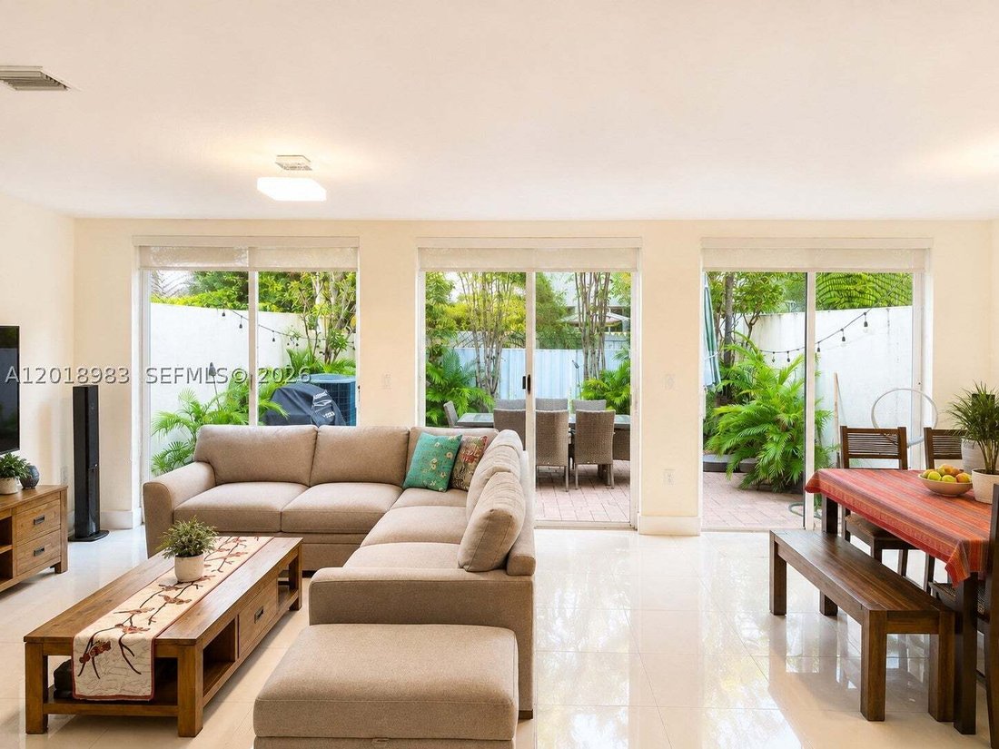 Townhouse in Doral, Florida, United States 2 - 17994442