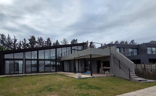 House in General Pacheco, Buenos Aires Province, Argentina 1