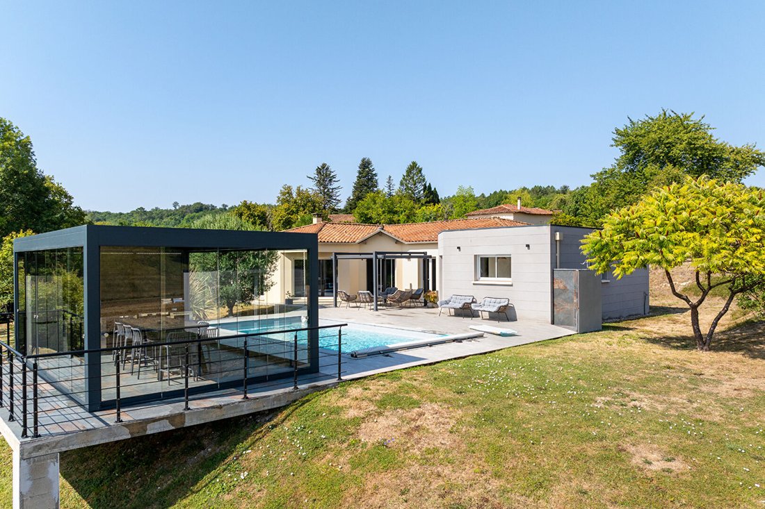 Villa in Salles-Lavalette, Nouvelle-Aquitaine, France 1 - 18484436