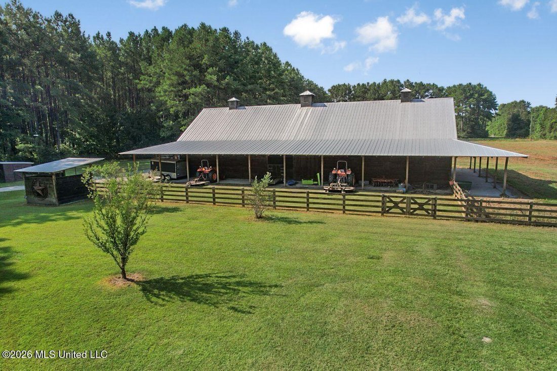 House in Poplarville, Mississippi, United States 3 - 18609515