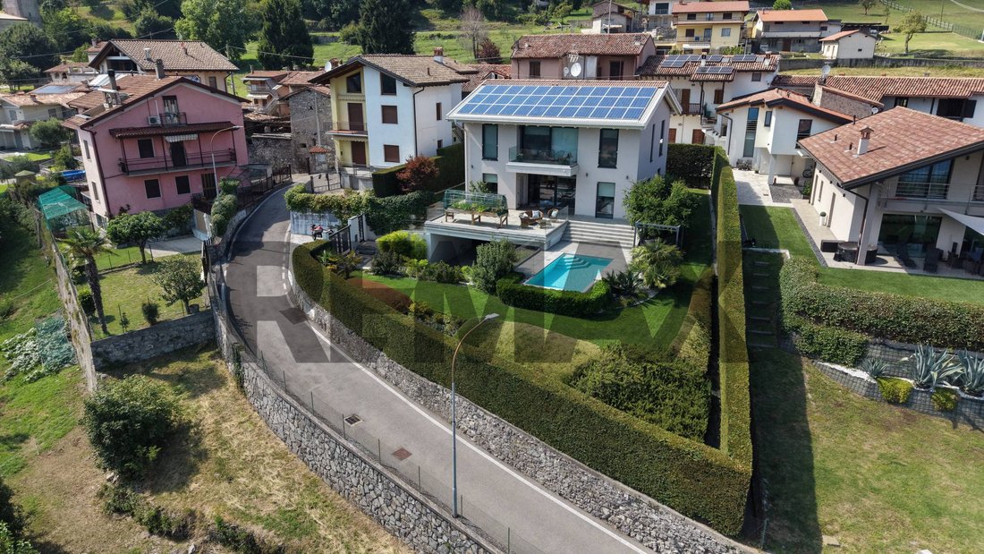 Villa in Solto Collina, Lombardy, Italy 2 - 18614685