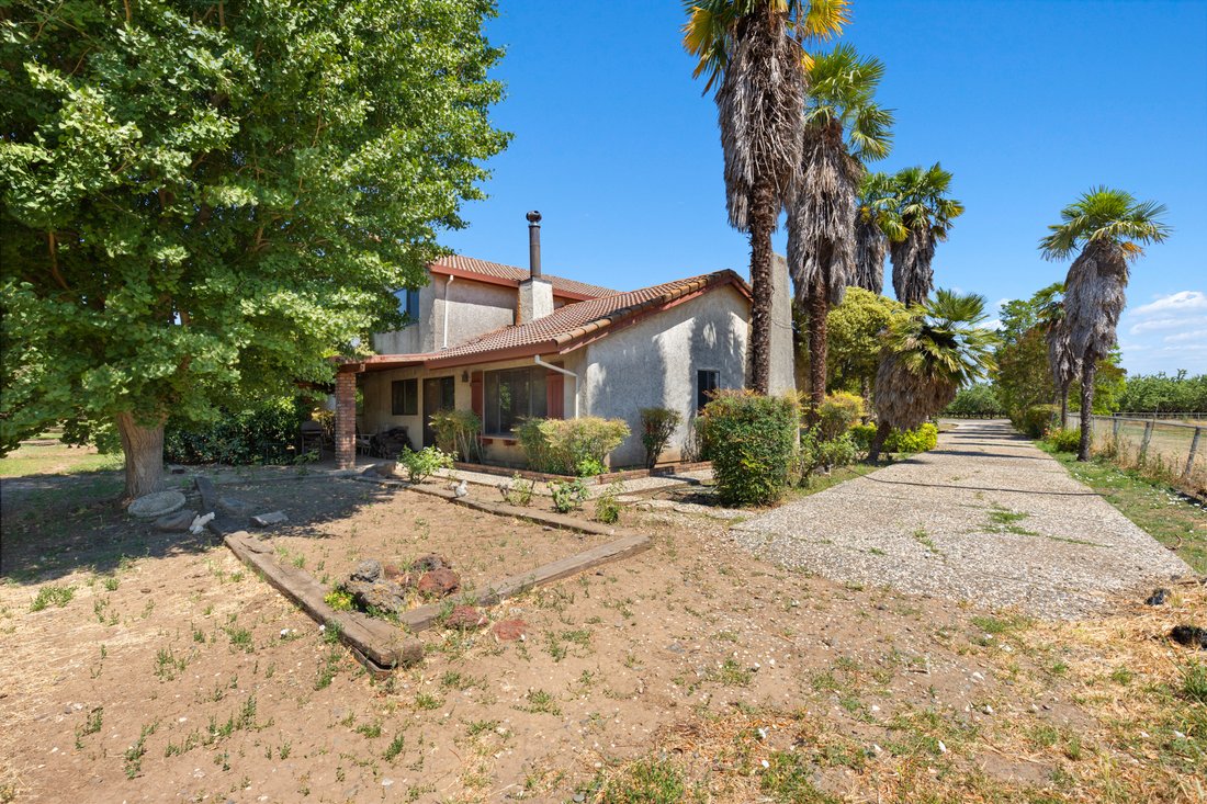 Chico, California, United States 5 - 18611377